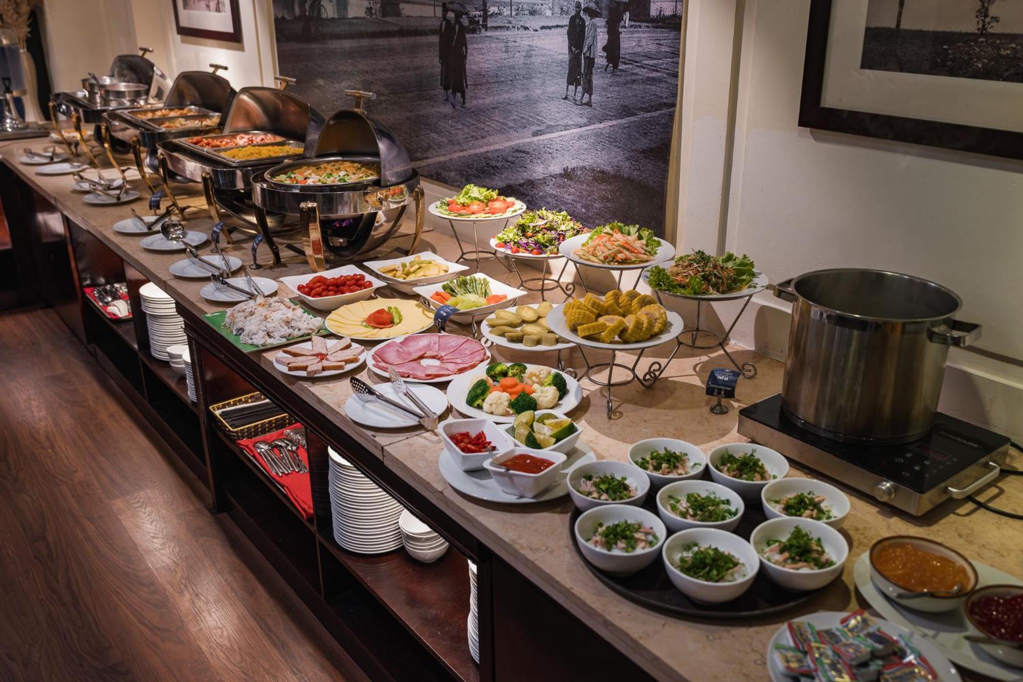 Mon Regency 4* Hanoi