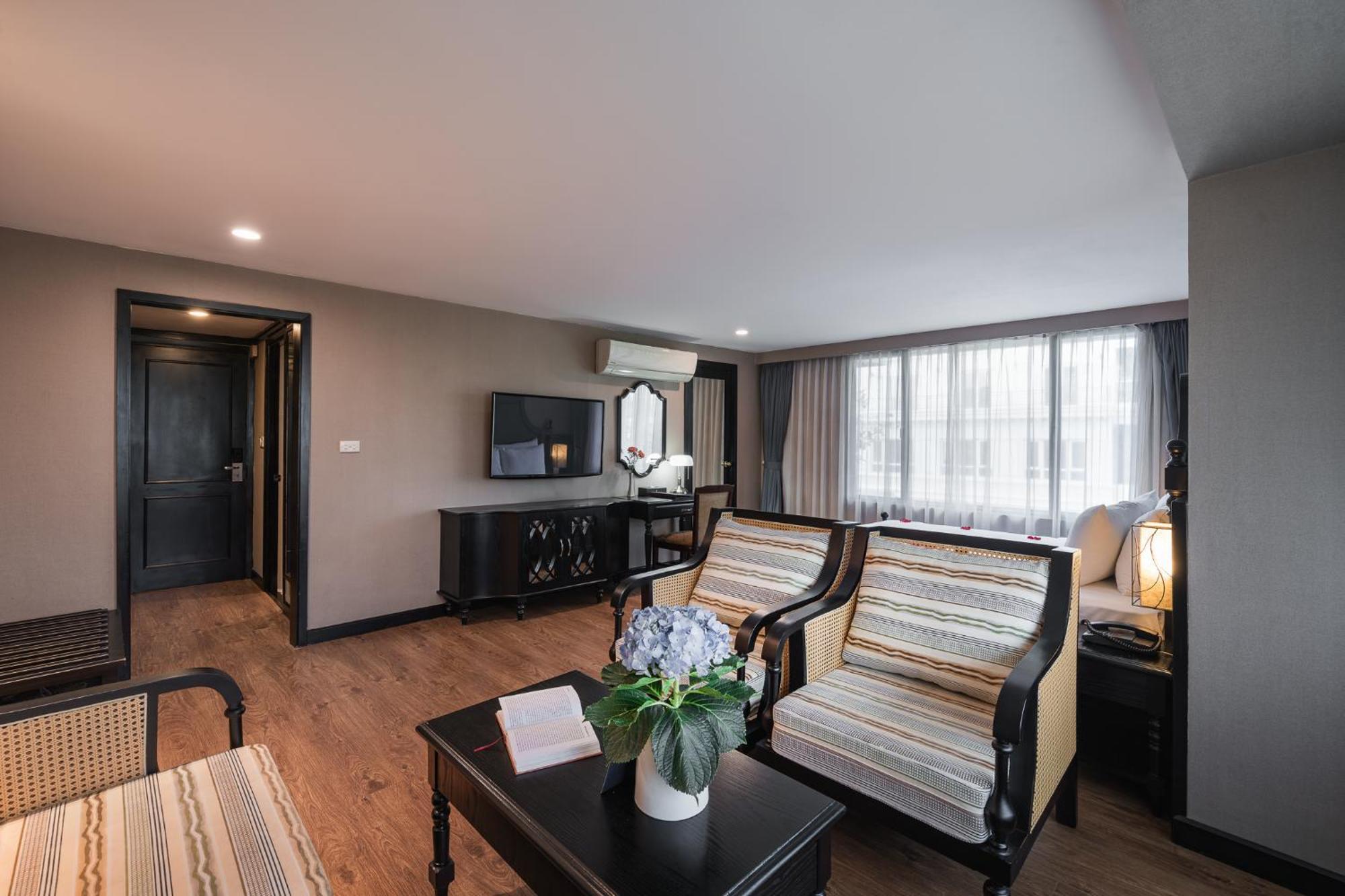 Hotel Mon Regency 4*