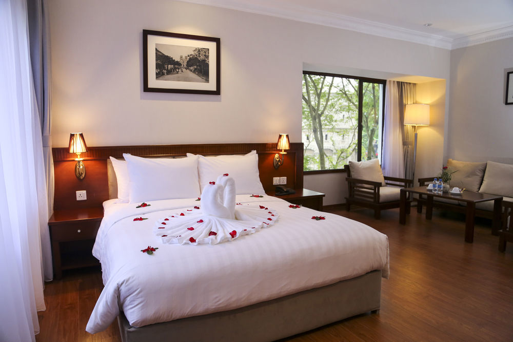 Mon Regency Hotel 4*